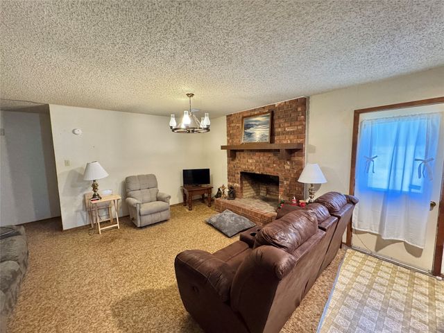 450 Woodbine Estates Road, Gainesville, TX 76240