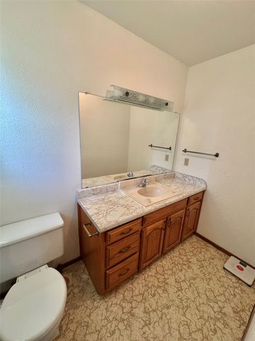 450 Woodbine Estates Road, Gainesville, TX 76240
