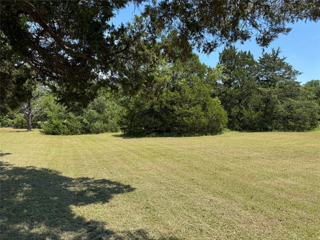 450 Woodbine Estates Road, Gainesville, TX 76240