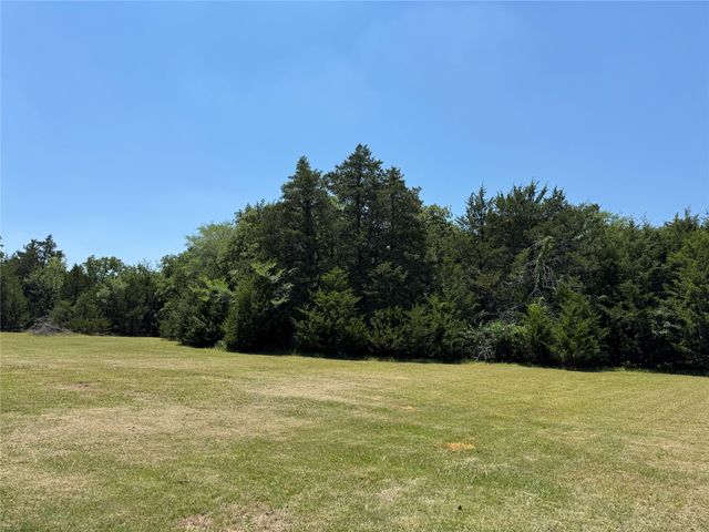 450 Woodbine Estates Road, Gainesville, TX 76240