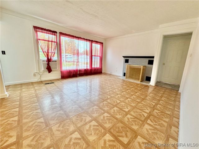 569 Broadway Street, Austin, IN 47102