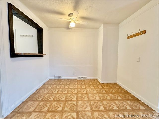 569 Broadway Street, Austin, IN 47102