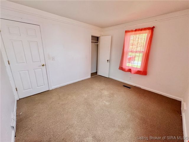 569 Broadway Street, Austin, IN 47102