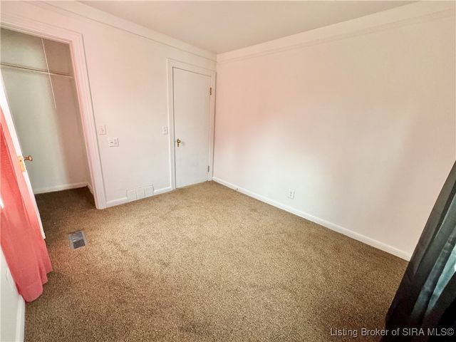 569 Broadway Street, Austin, IN 47102