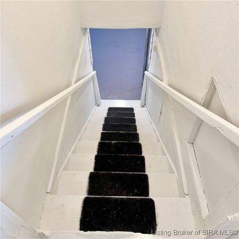 569 Broadway Street, Austin, IN 47102