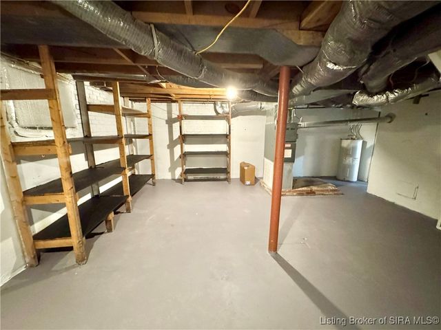 569 Broadway Street, Austin, IN 47102