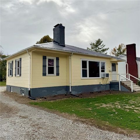 569 Broadway Street, Austin, IN 47102