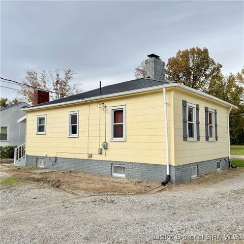 569 Broadway Street, Austin, IN 47102