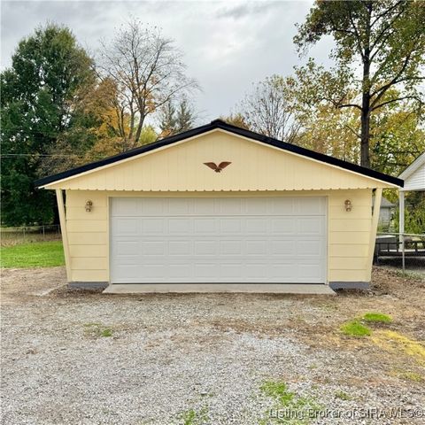 569 Broadway Street, Austin, IN 47102