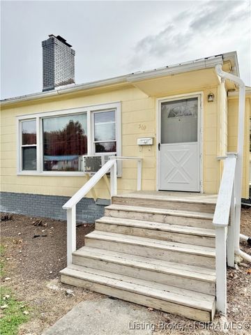 569 Broadway Street, Austin, IN 47102