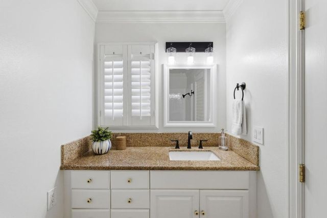 7516 Shady Hollow Drive, Newark, CA 94560