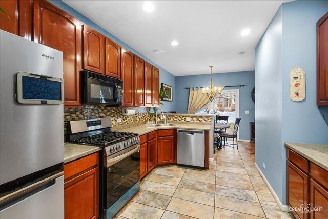 198 Timber Trails Boulevard 198, Gilberts, IL 60136