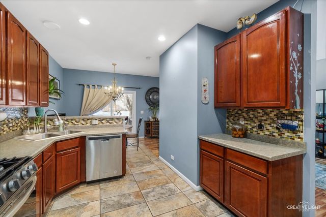 198 Timber Trails Boulevard 198, Gilberts, IL 60136