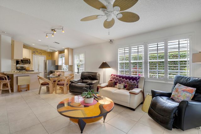 262 Brier Circle, Jupiter, FL 33458