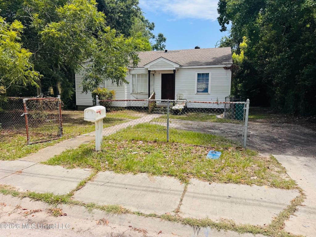 1681 Vine Street, Biloxi, MS 39531