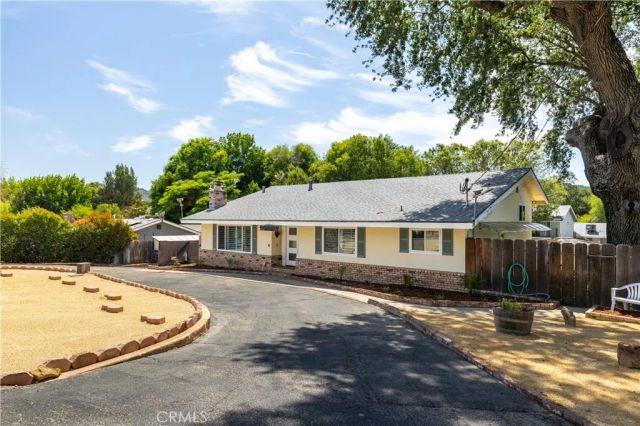 8130 Azucena, Atascadero, CA 93422