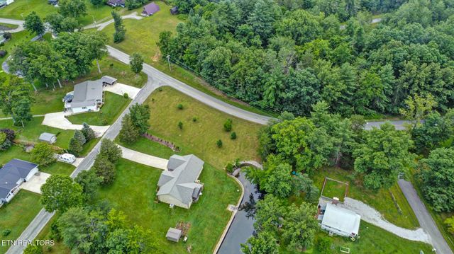 9435 Cherokee Tr, Crossville, TN 38572