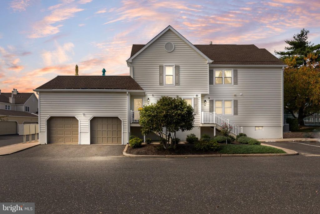 911 SOCIETY BLVD, CHERRY HILL, NJ 08003 — exterior