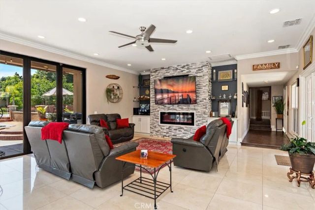 2335 N San Antonio Avenue, Upland, CA 91784