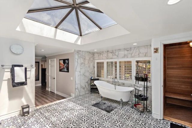 2335 N San Antonio Avenue, Upland, CA 91784