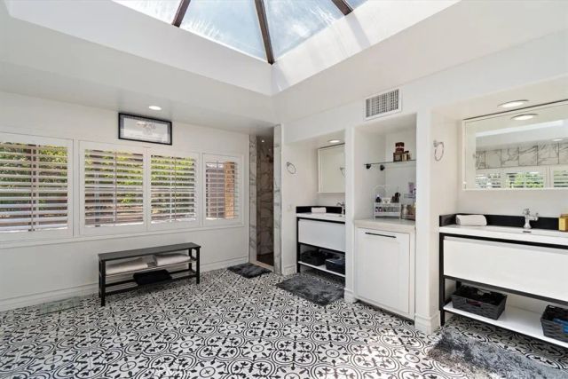 2335 N San Antonio Avenue, Upland, CA 91784