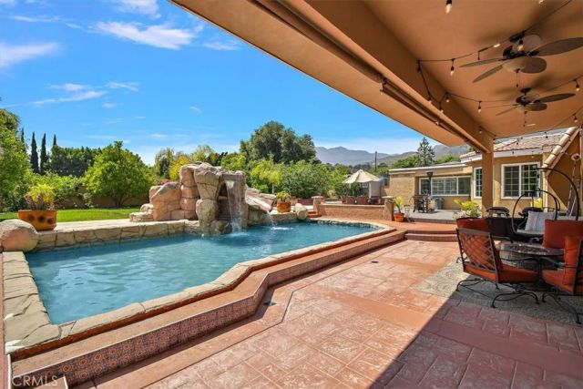 2335 N San Antonio Avenue, Upland, CA 91784