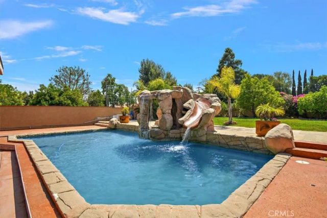 2335 N San Antonio Avenue, Upland, CA 91784