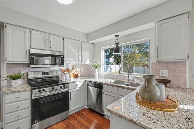 11 Castlio Court, St Charles, MO 63304