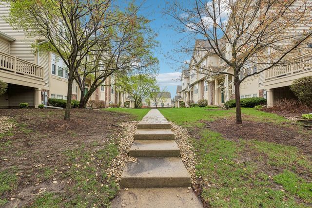 2724 N GREENWOOD Avenue, Arlington Heights, IL 60004
