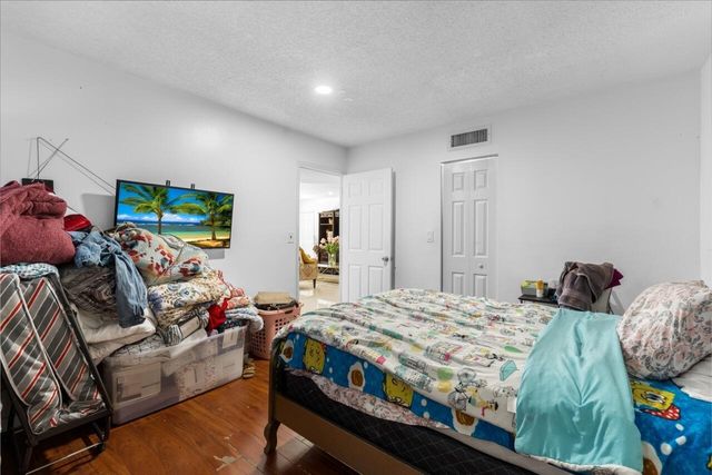 6301 N Falls Cir Drive 307, Lauderhill, FL 33319