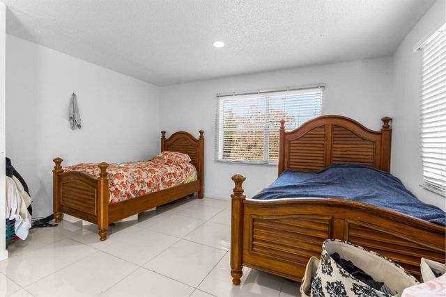 6301 N Falls Cir Drive 307, Lauderhill, FL 33319