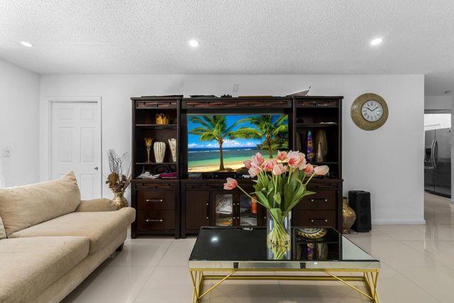 6301 N Falls Cir Drive 307, Lauderhill, FL 33319