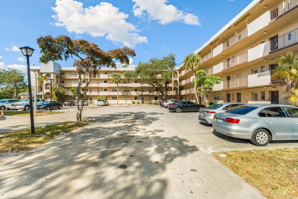 6301 N Falls Cir Drive 307, Lauderhill, FL 33319