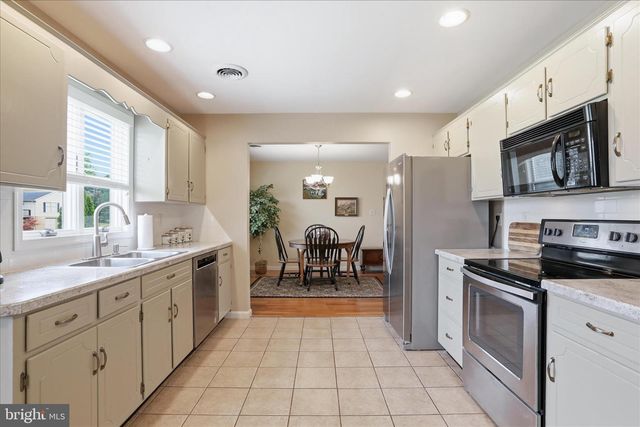 254 PHOENIX DR, Chambersburg, PA 17201