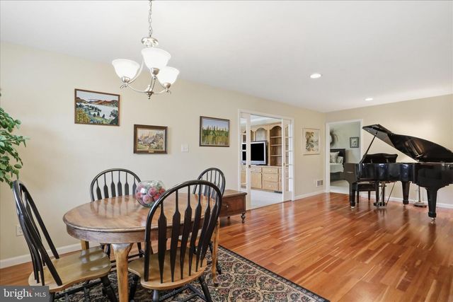 254 PHOENIX DR, Chambersburg, PA 17201