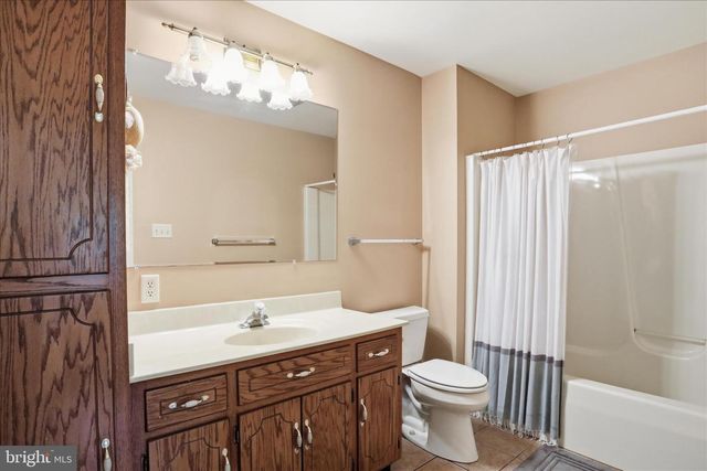 254 PHOENIX DR, Chambersburg, PA 17201
