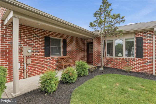 254 PHOENIX DR, Chambersburg, PA 17201