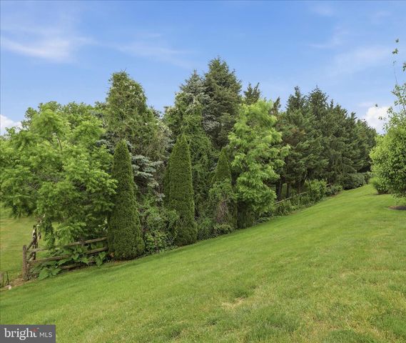 254 PHOENIX DR, Chambersburg, PA 17201