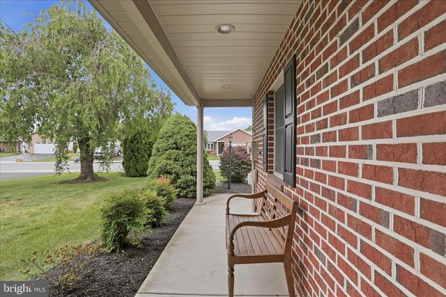 254 PHOENIX DR, Chambersburg, PA 17201