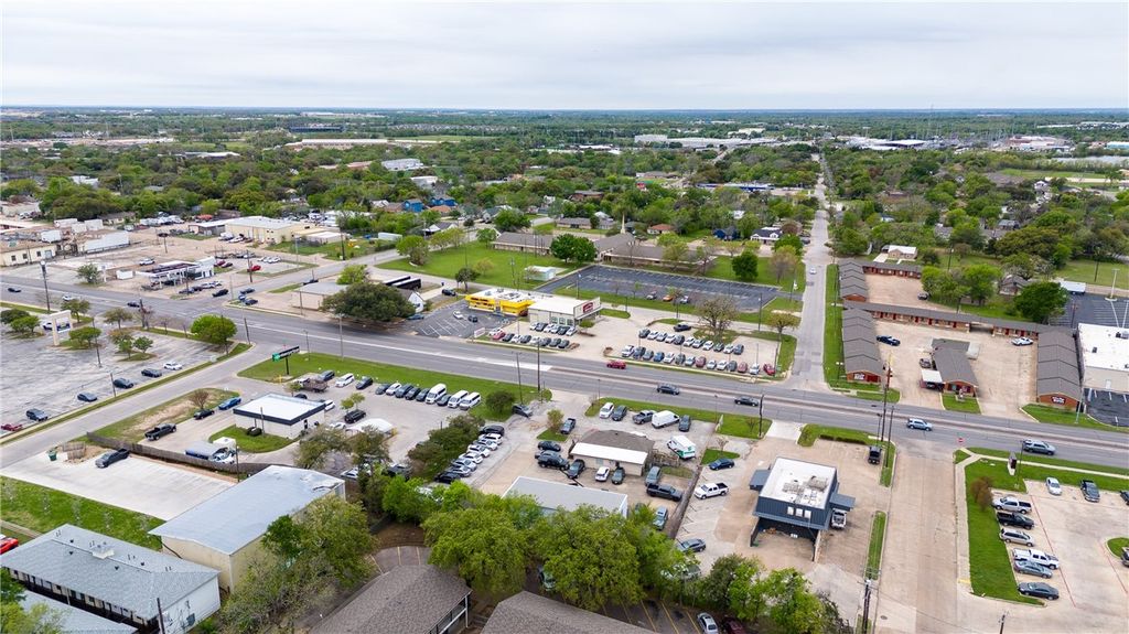 1803 South Texas Avenue, Bryan, TX 77802 — photo 2