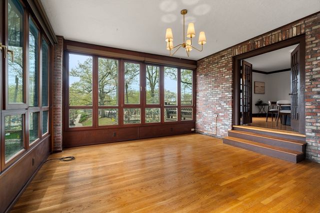 110 Wallis Rd., Brookline, MA 02467