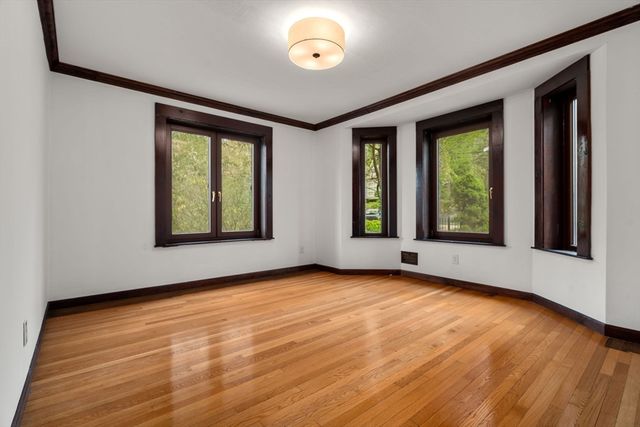 110 Wallis Rd., Brookline, MA 02467