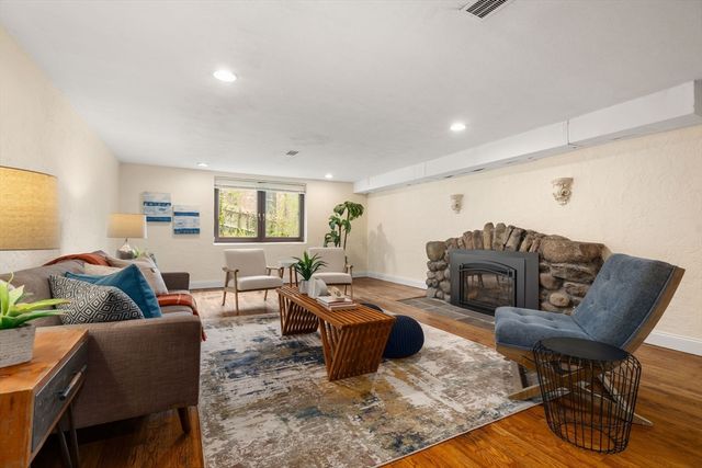 110 Wallis Rd., Brookline, MA 02467