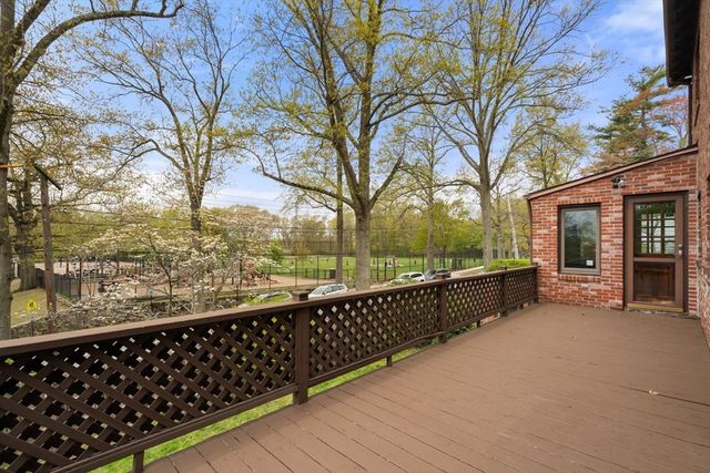 110 Wallis Rd., Brookline, MA 02467