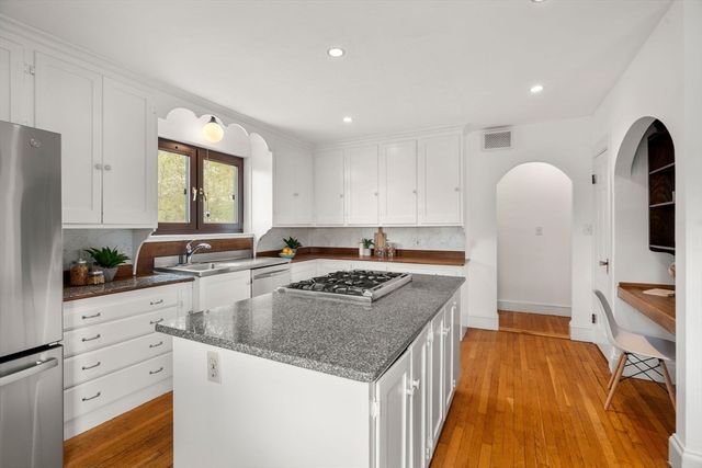 110 Wallis Rd., Brookline, MA 02467