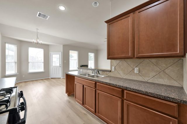 9442 E Woodmark, Conroe, TX 77304
