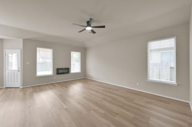 9442 E Woodmark, Conroe, TX 77304