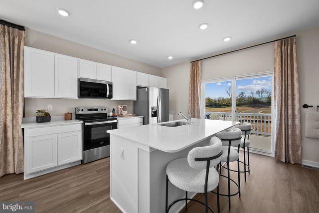 413 ECLIPSE ST, Charles Town, WV 25414