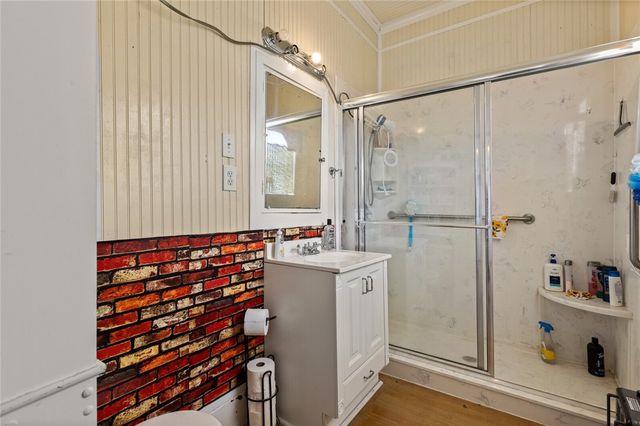 818 E McLennan Avenue, Mart, TX 76664
