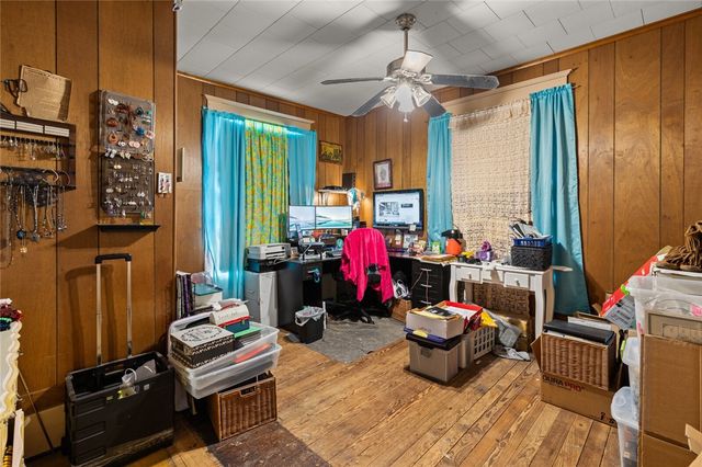 818 E McLennan Avenue, Mart, TX 76664